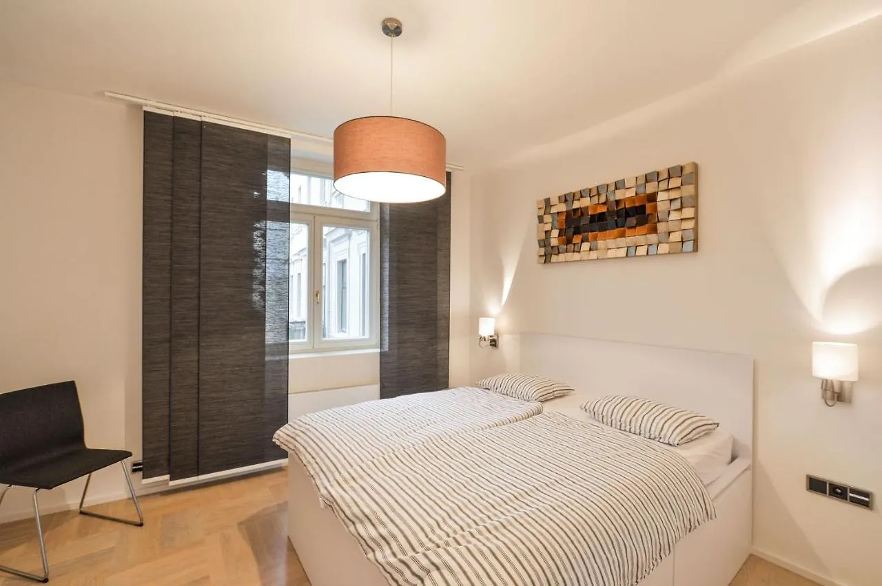 פראג Stunning Designer Apartment With Terrace