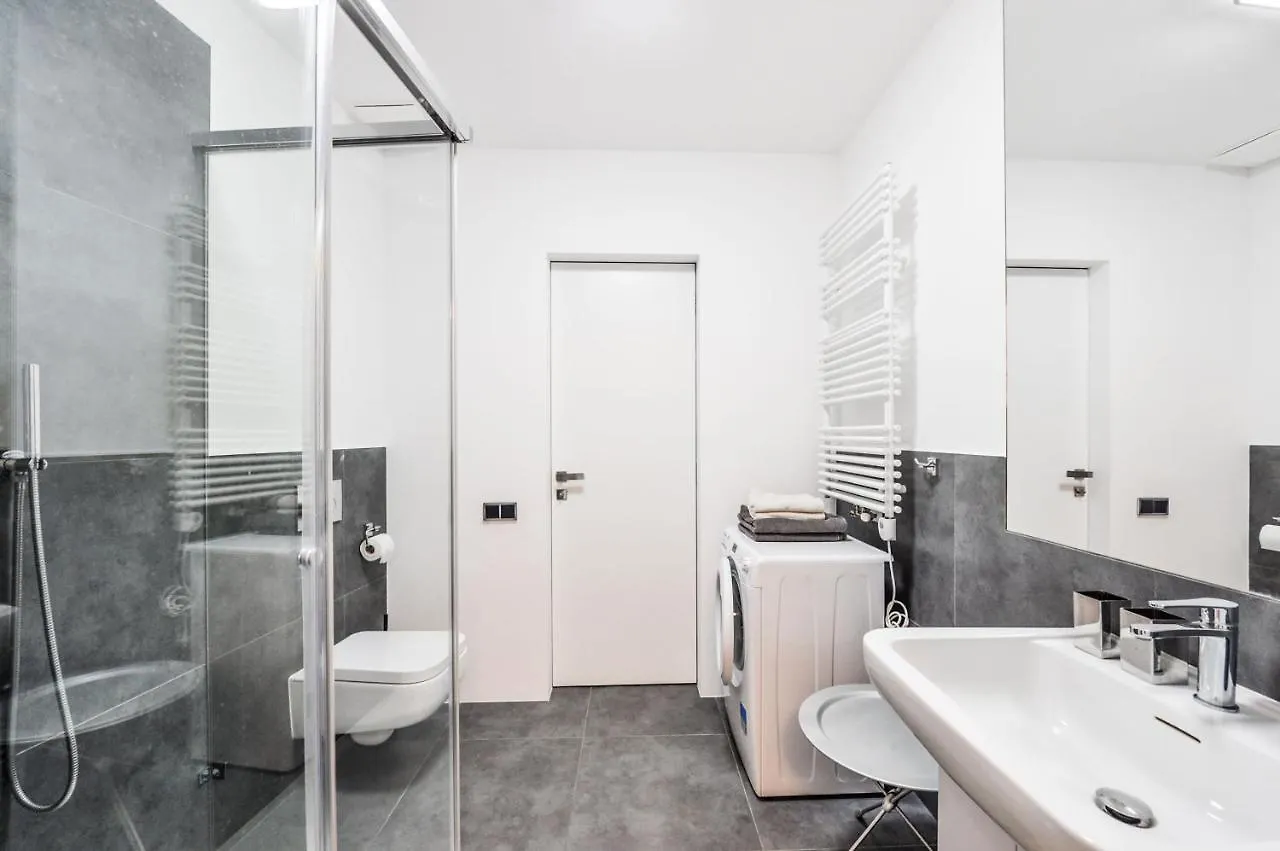 פראג Stunning Designer Apartment With Terrace