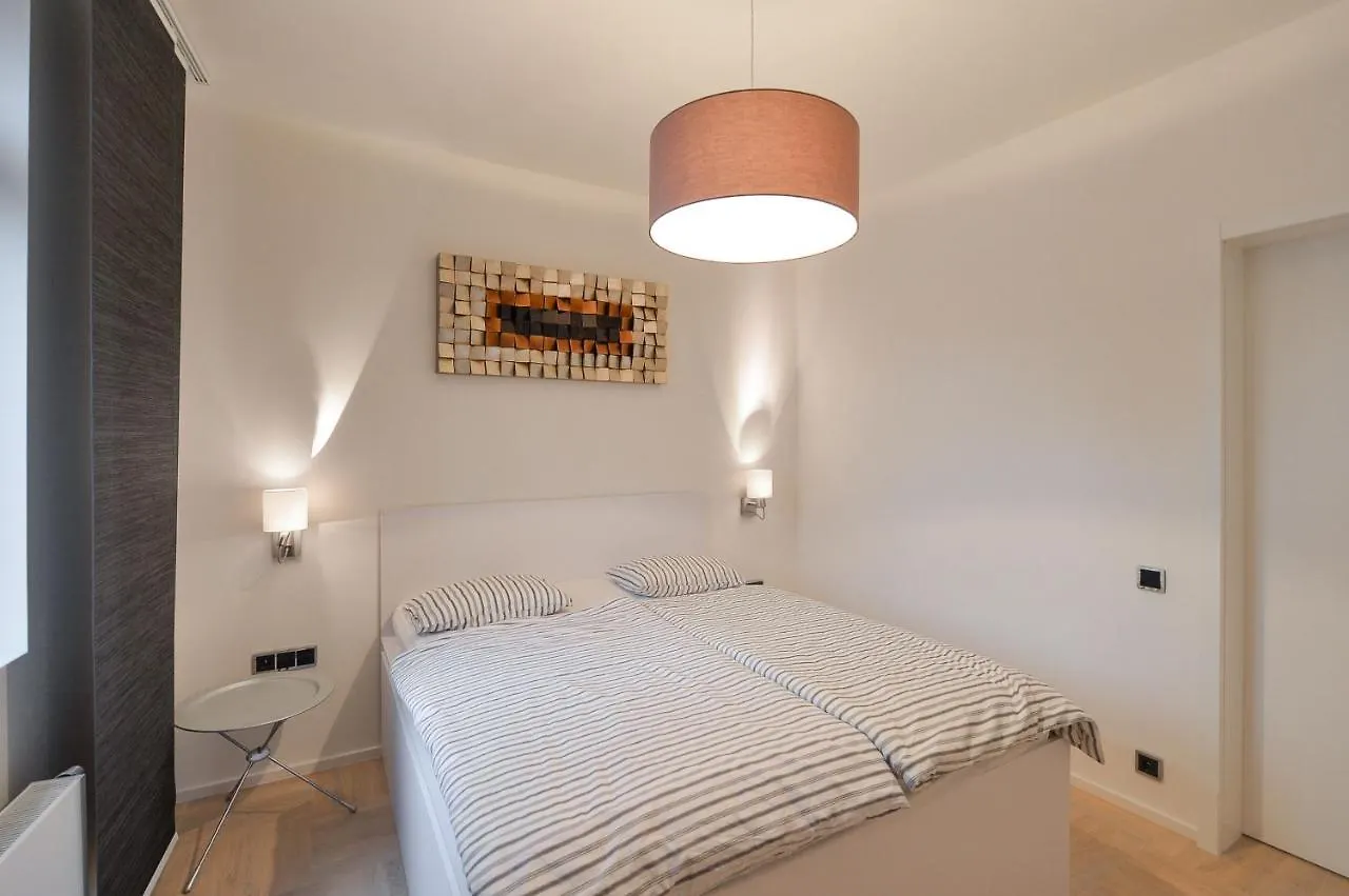 פראג Stunning Designer Apartment With Terrace