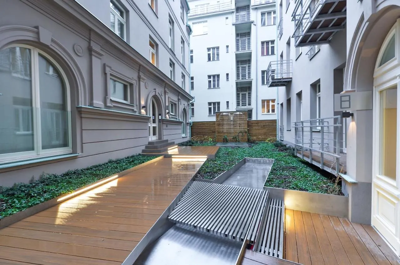 פראג Stunning Designer Apartment With Terrace