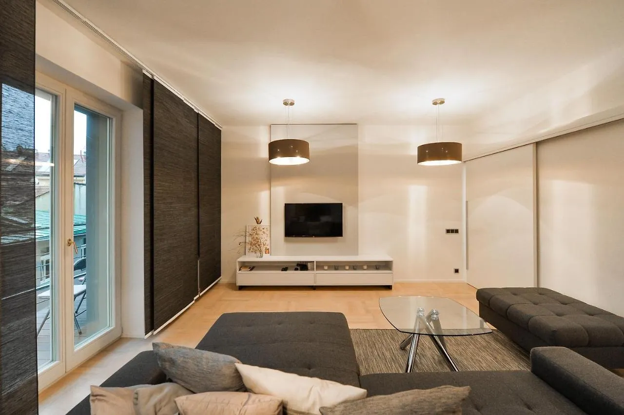 פראג Stunning Designer Apartment With Terrace צ'כיה