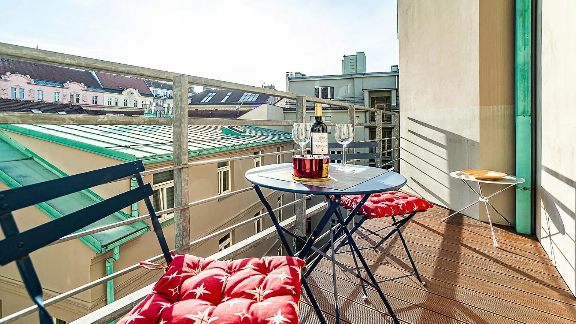 פראג Stunning Designer Apartment With Terrace צ'כיה