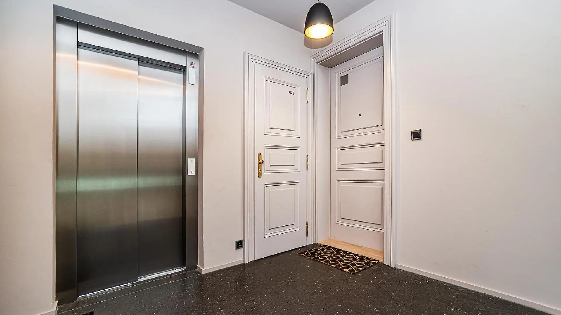 פראג Stunning Designer Apartment With Terrace 0*,