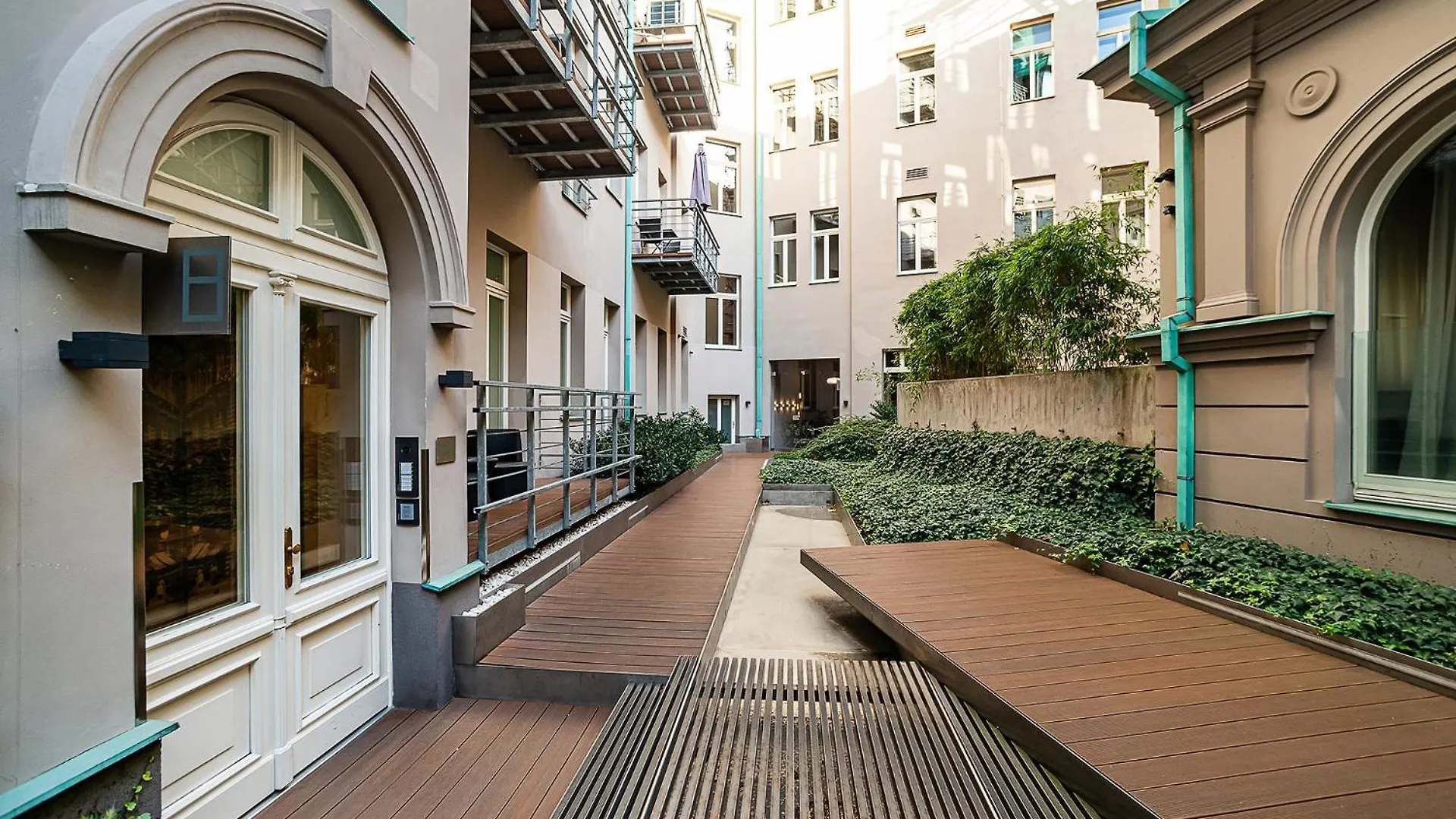 פראג Stunning Designer Apartment With Terrace צ'כיה